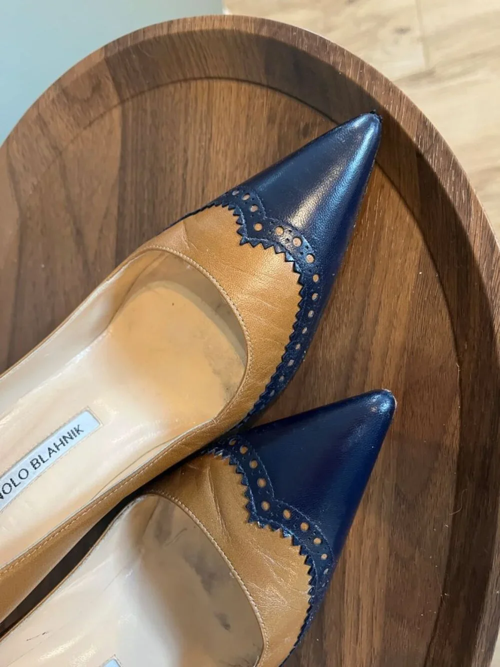 Manolo Blahnik Ancor Spectator Pumps Sz 41.5 11.5 USA blue & camel pointy toe